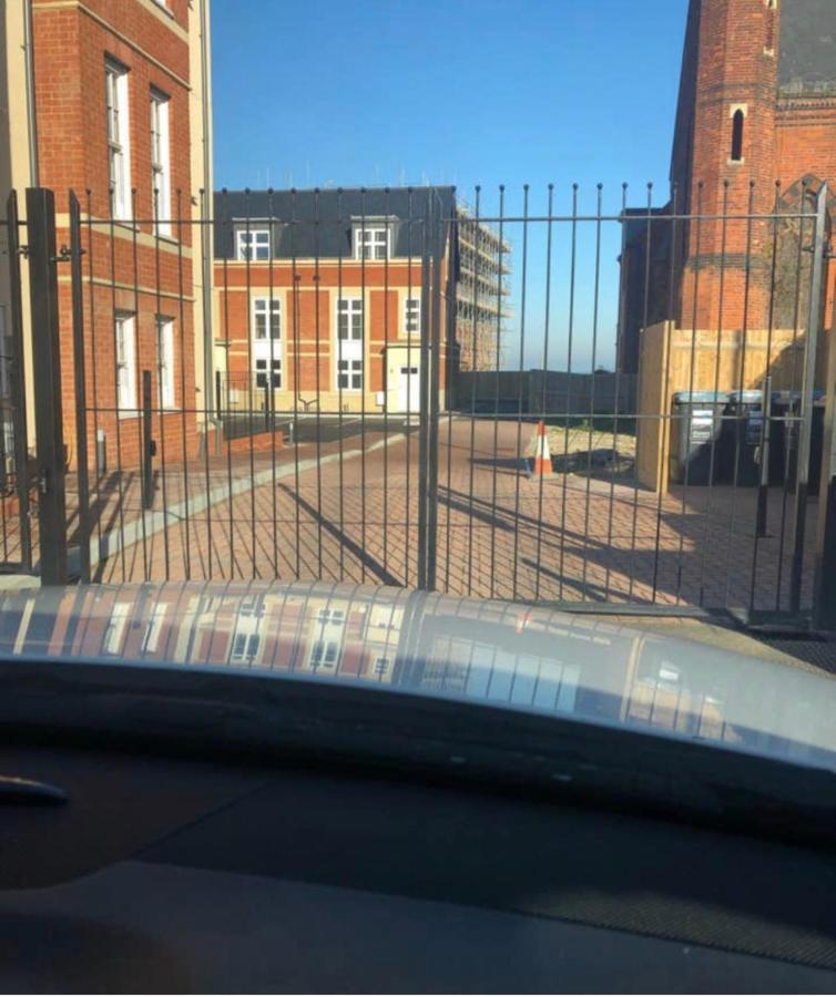 The Penthouse Margate, Balconies, Sea View, Gated Parking, Air Con! Apartment Bagian luar foto