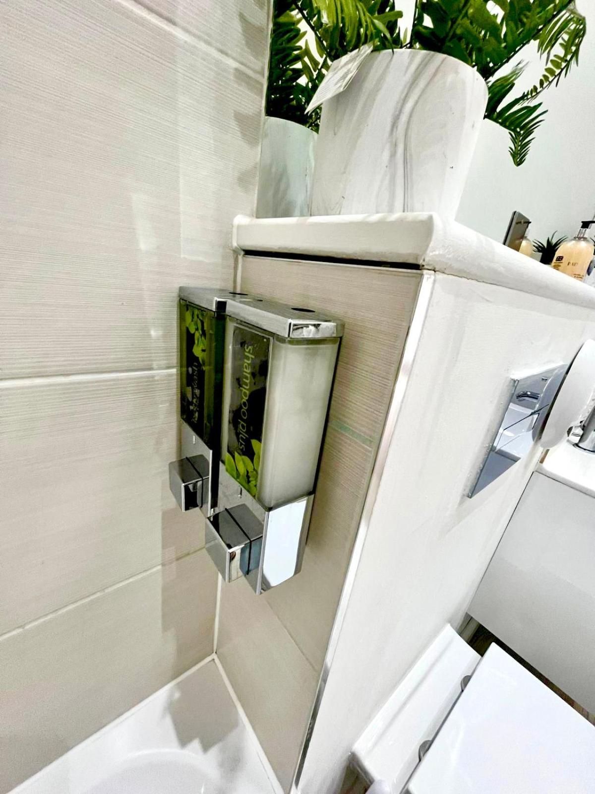 The Penthouse Margate, Balconies, Sea View, Gated Parking, Air Con! Apartment Bagian luar foto