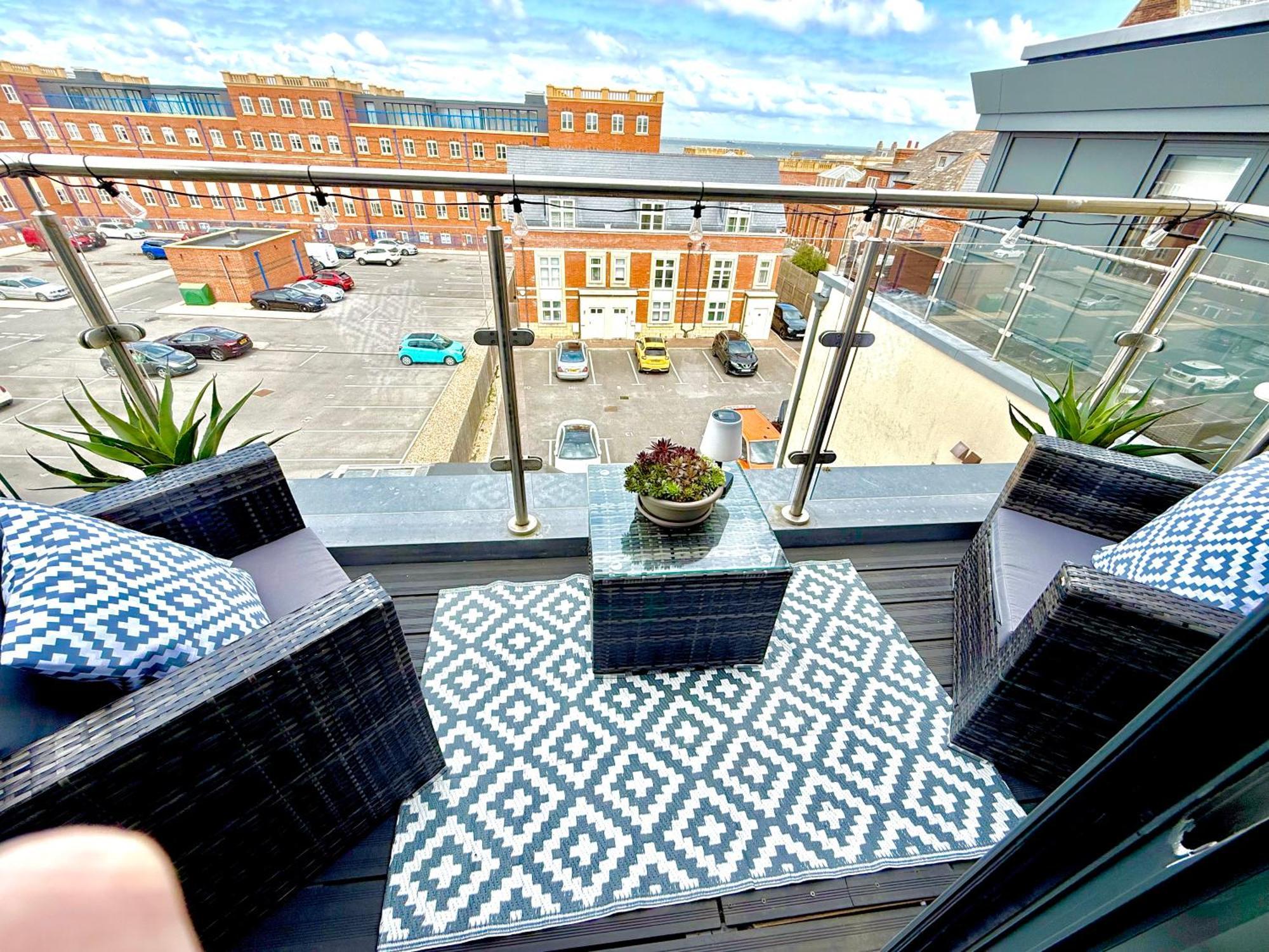 The Penthouse Margate, Balconies, Sea View, Gated Parking, Air Con! Apartment Bagian luar foto